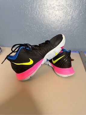 Nike Kyrie 5 sneakers Just Do It 2019 AO2918-003 black with neon accents 7.5